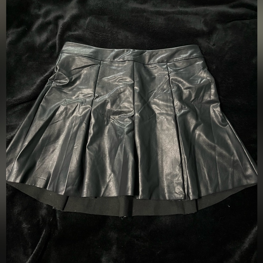 black leather pleated skirt
